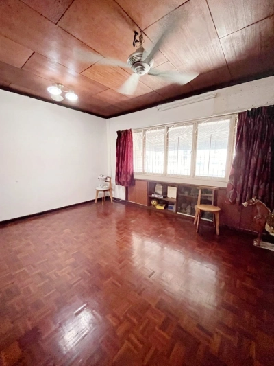 Taman Kok Lian, Jalan Ipoh- 2.5sty House , CORNER with BIG extra land