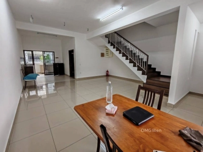 Lyra Bandar Bukit Raja Klang Partially Furnished unit For Rent