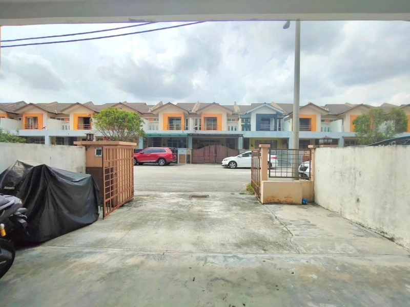 Sungai Buloh Double Storey Terrace Seri Pristana 6,  Selangor