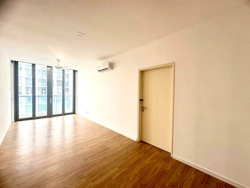 LAKEFRONT RESIDENCE DUAL KEY FOR SALE - SUPER BELOW MARKET VALUE
