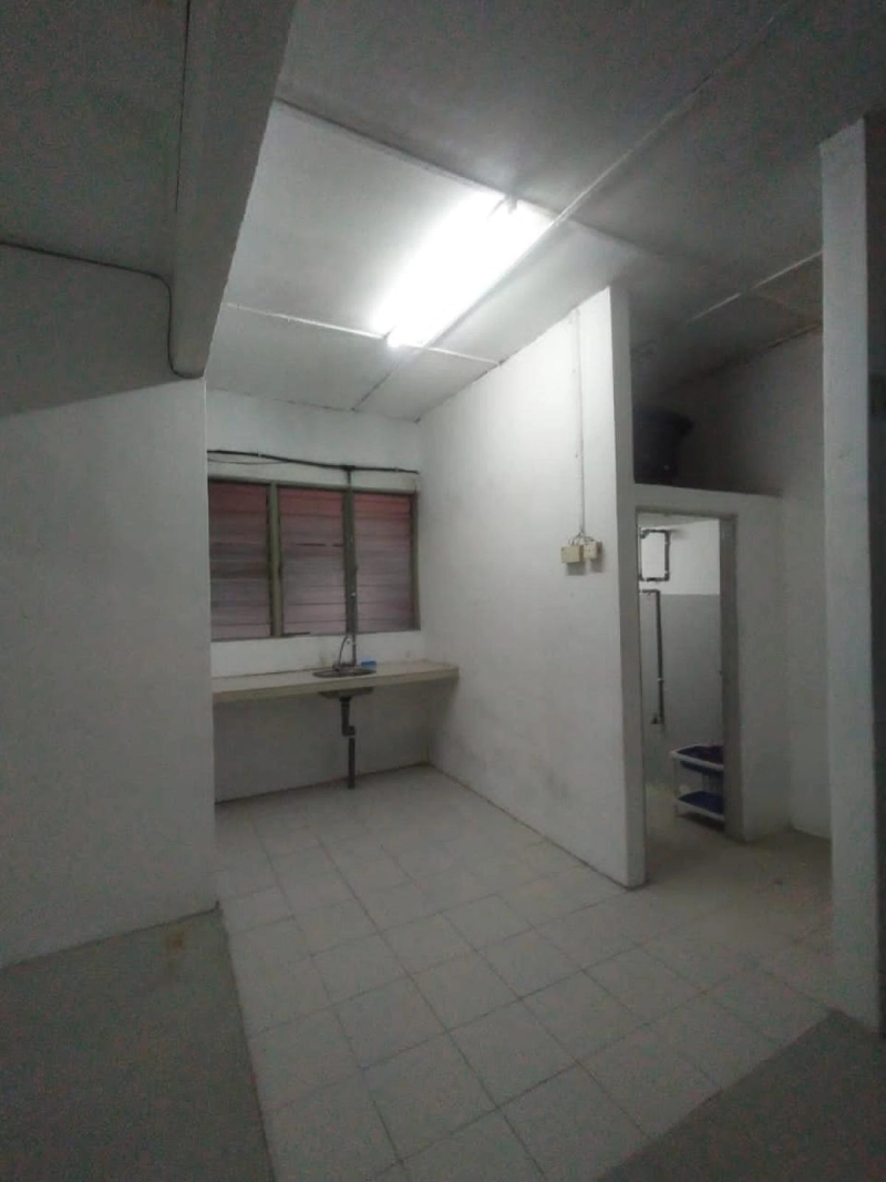 Flat Taman Bukit Anggerik @ Cheras - Block B 4th floor - Ready 15/5/25