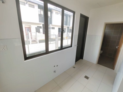 Bukit Raja, Nadira 3