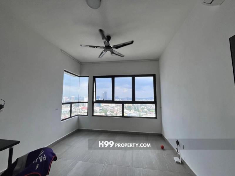 703 sqf High floor unit for rent in Atwater