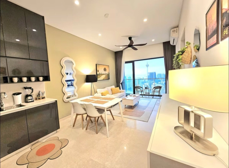 Panoramic 2BR suite with Gorgeous KLCC View & pool