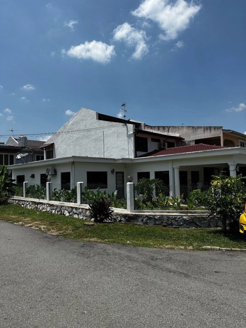 TAMAN SERI KERAMAT CORNER LOT