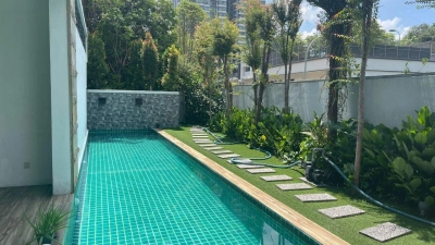 3 Storey Detached House - The Residence @ Mont Kiara - Private pool & garden