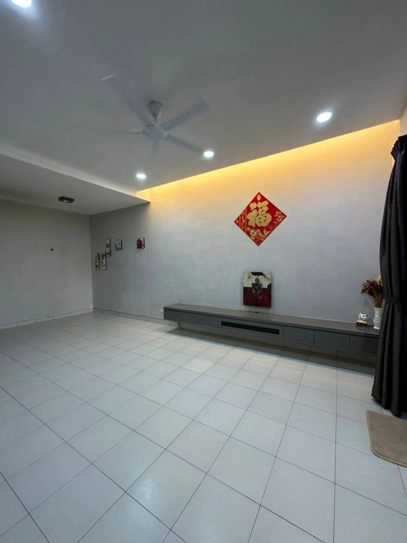 Kulai Bandar Putra Jalan Merbau 2Storey House 4Rooms 3Baths For Rent