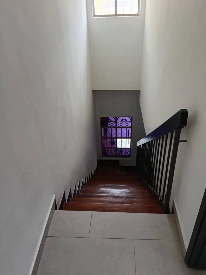 2 Storey TAMAN SRI GOMBAK FASA 9, Actual, Freehold, RENO, Low Deposit