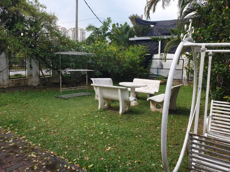 Taman Kaya, Jalan Ipoh -  1.5sty Bungalow