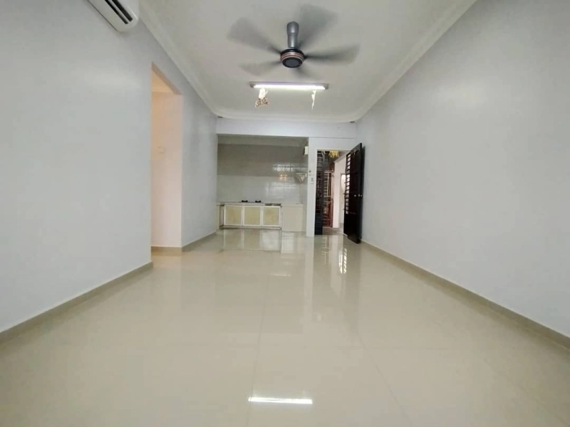 Bukit Indah Flat 3Rooms 2Baths Renovated Unit For Sale