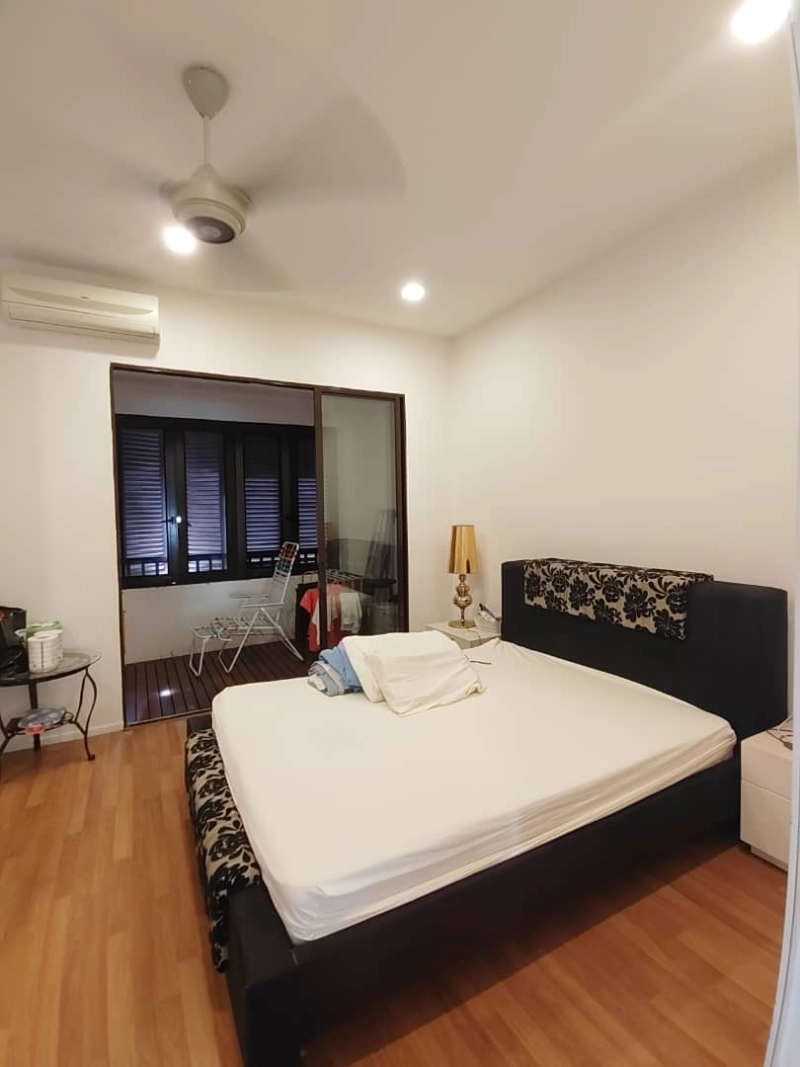 Corner unit Alila Homes 3 storey terrace