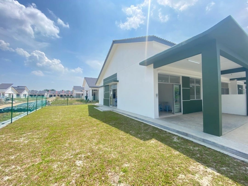 Salak Tinggi Rumah Baru Taman Desa Karisma