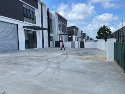 Eco Business Park 2, Senai Airport City  80x150 半独立工厂出租