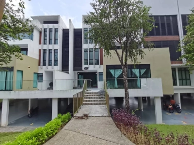 Residensi Ledang: Fully Furnished Townhouse Available