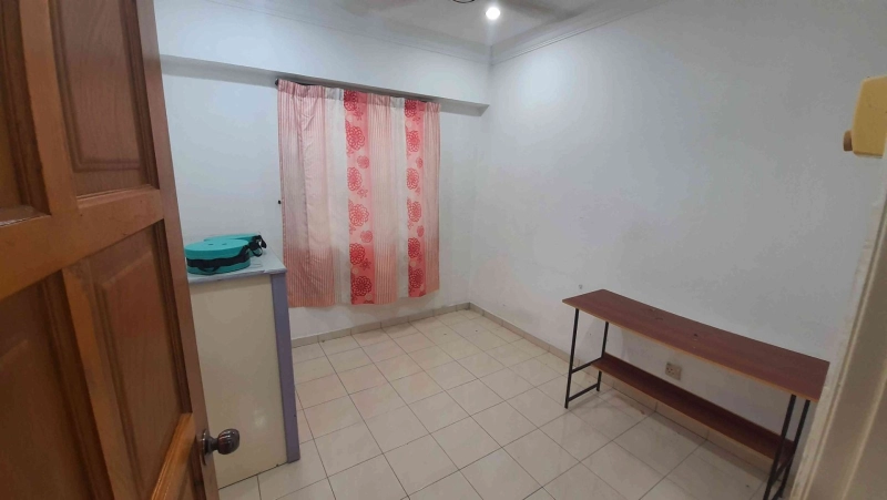 VISTA SAUJANA APARTMENT Kepong, Actual, Renovated, LOW DOWN Payment