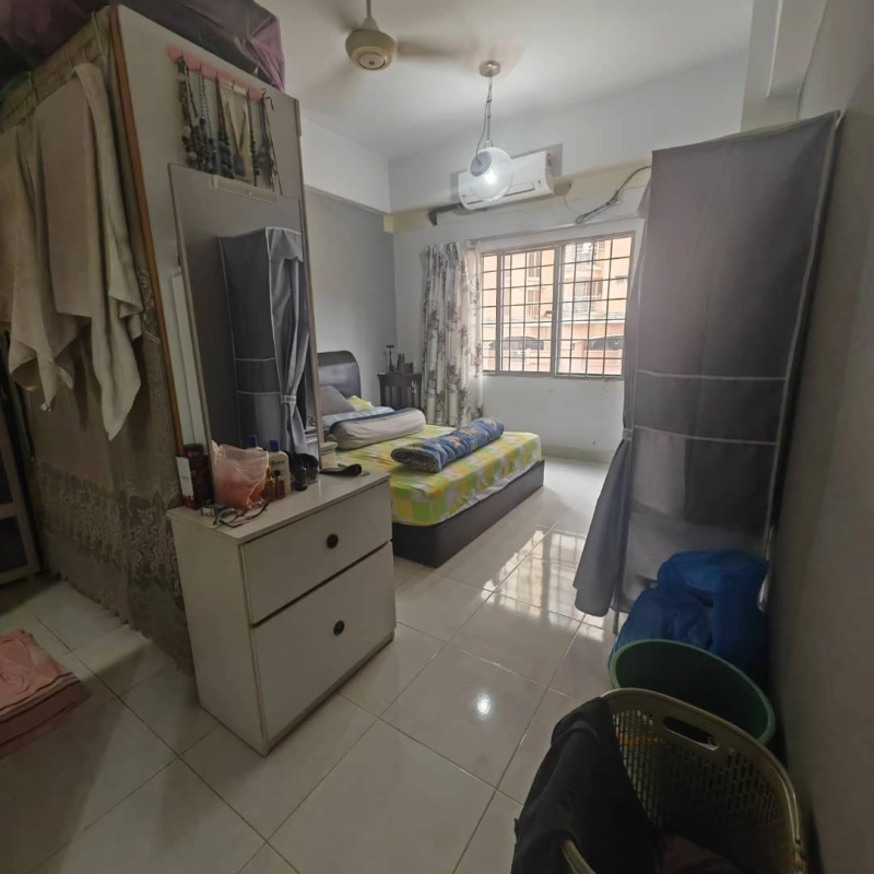 PRIMA SAUJANA APARTMENT Kepong, Actual, Facing POOL, Low Deposit