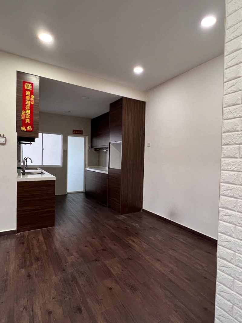 Suria Putra (Sungai Buloh) For Sale , 7th Floor with Balcony