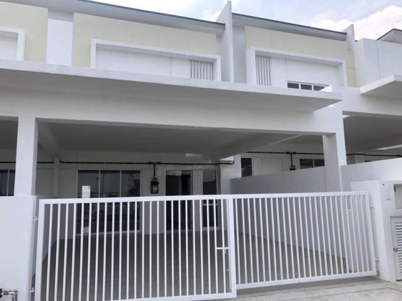 2 Storey Superlink At Suriaman 2 Bandar Sri Sendayan, Negeri Sembilan
