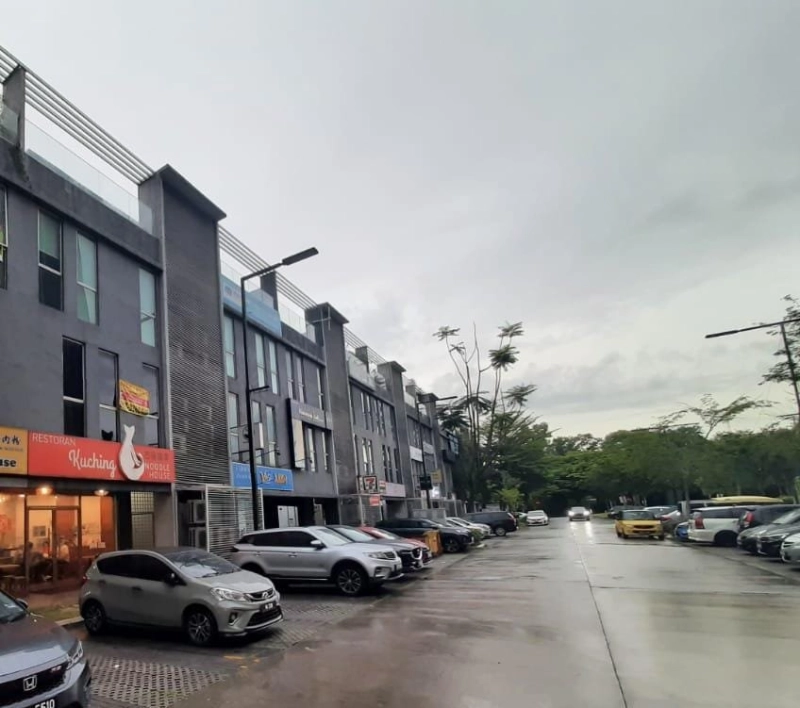 4 storey Shop Office-Garden Shoppe @ One City , USJ 25, Subang Jaya-Good for investment Roi 4.5%