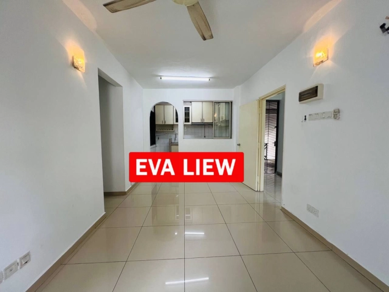 Villa Condo for rent at Relau Kitchen Well Conditions key with me