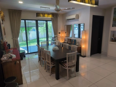 3 STOREY BUNGALOW TAMAN BAYU SRI BINTANG, Actual, Freehold, FULLY RENO, Low Deposit