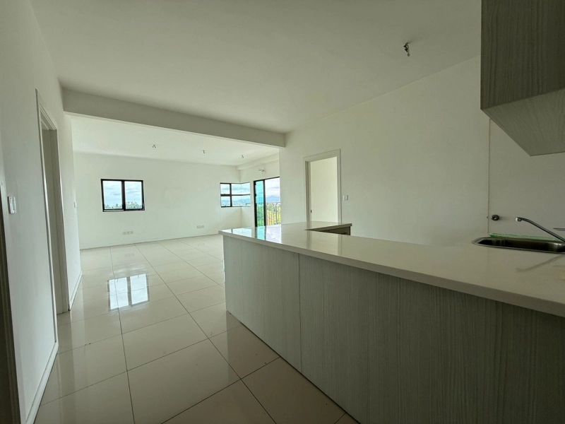 Iskandar Puteri Ujana Executive Apartment 3+1Room 2Baths 1320sqft Unit For Sale