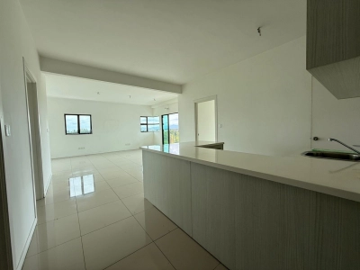 Iskandar Puteri Ujana Executive Apartment 3+1Room 2Baths 1320sqft Unit For Sale