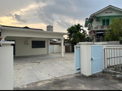 Canning Garden Single Corner House For Rent