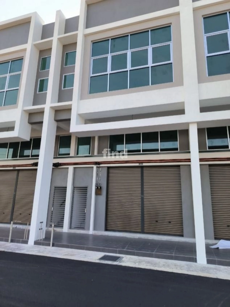 🏢 Ground Floor Shop @ Juru One City