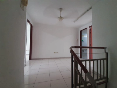 Town Villa 2 @ Cyberia Smarthomes , CYBERJAYA - near MMU - Duplex condo Level 3 & 4 - Ready 15/5