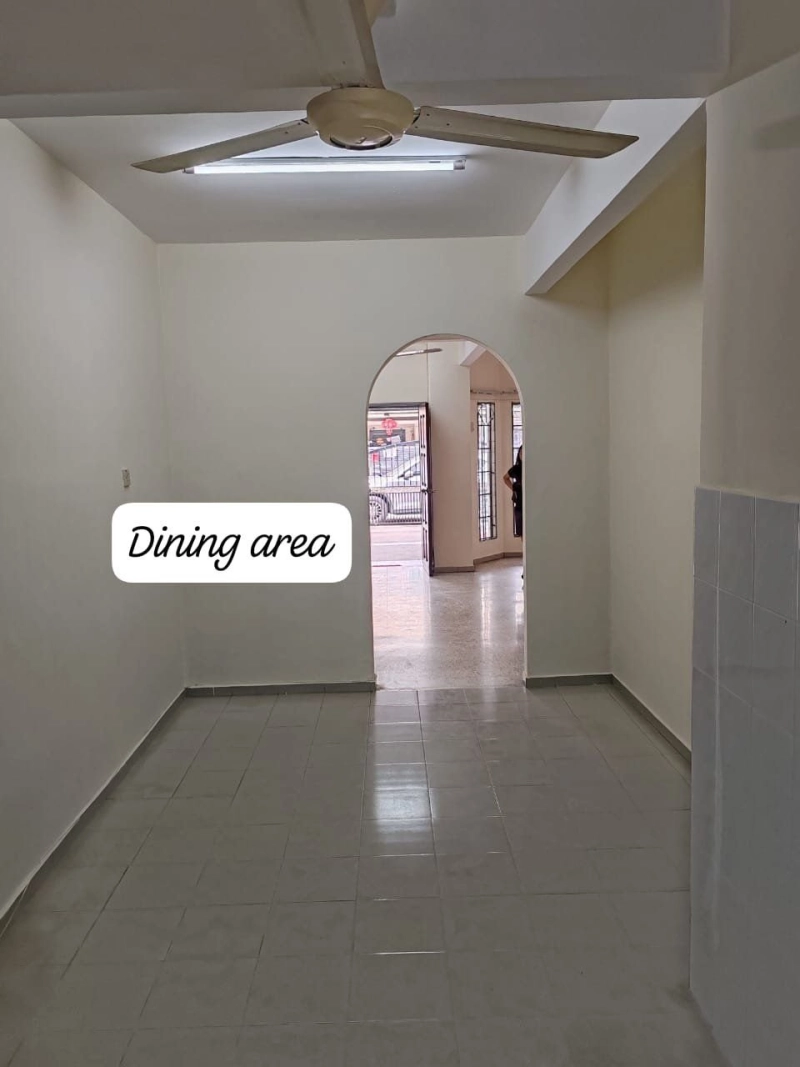 2 Storey PJS 10 BANDAR SUNWAY, Actual, Renovated, STRATEGIC Location, Low Deposit