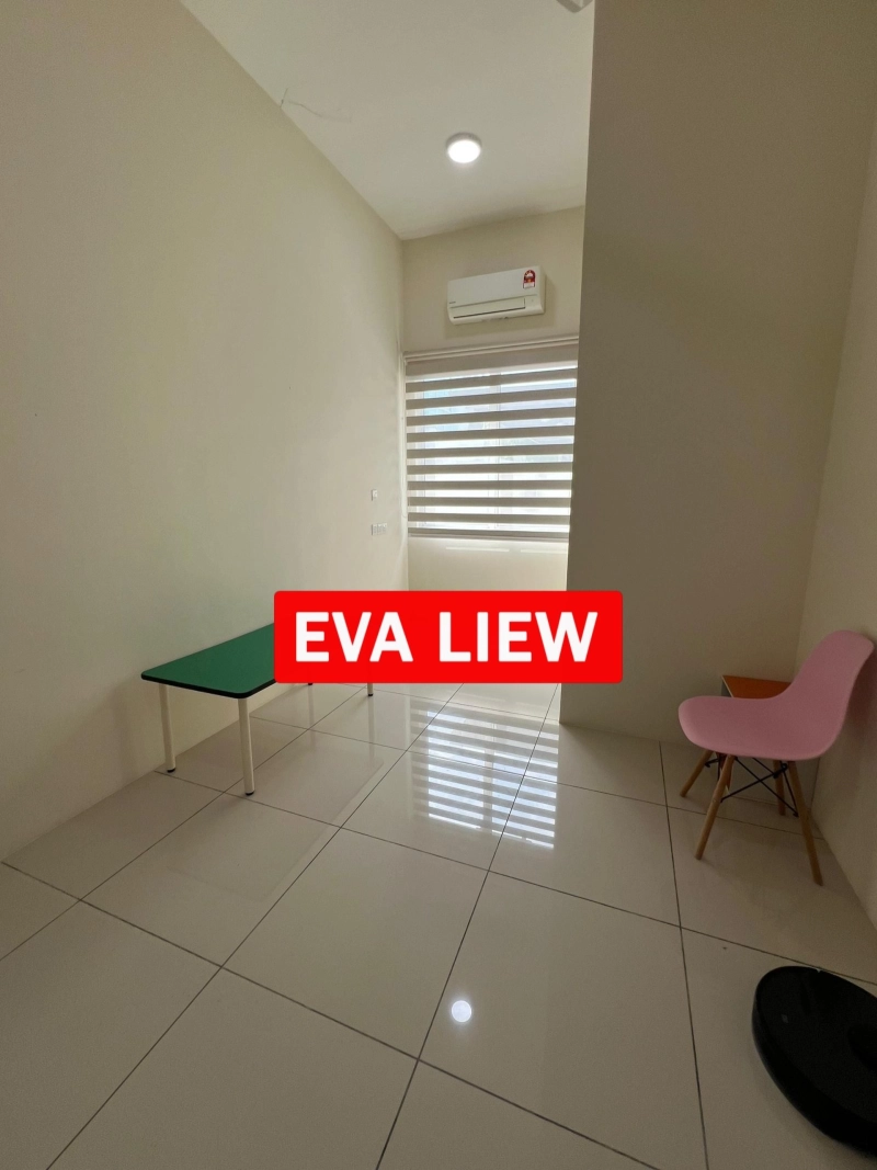 3 Storey End Lot at Residensi Bukit Kecil Extra Land Gated BM