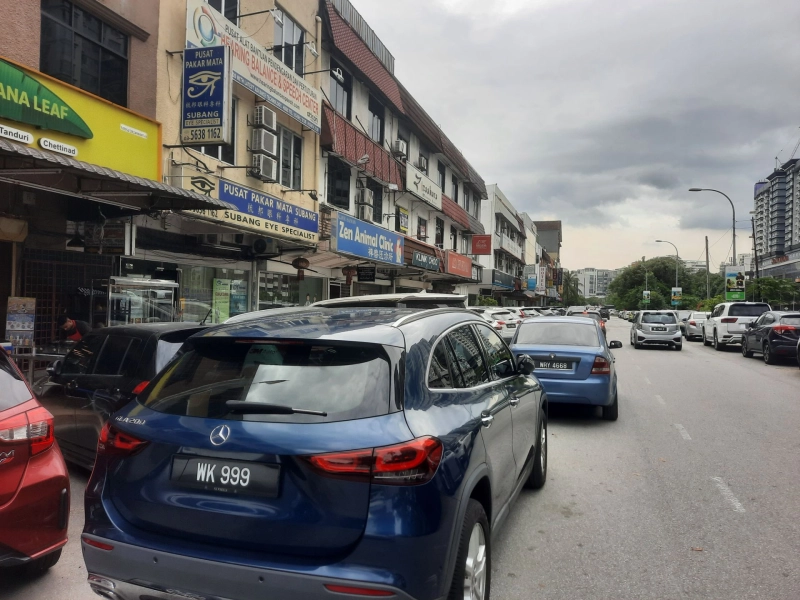 SS15 Subang Jaya 3 Storey Shop Intermediate Ground Floor 22 x 75