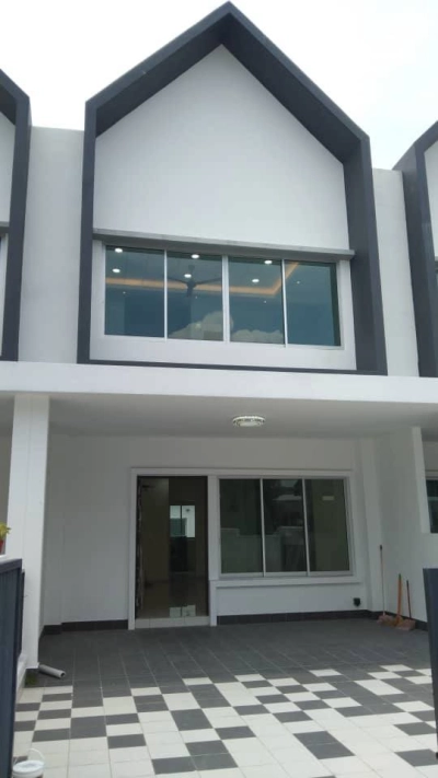 FREEHOLD NON BUMI  RENOVATED 2 STOREY TERRACE ECOFOREST  SEMENYIH EBONYLANE SELANGOR