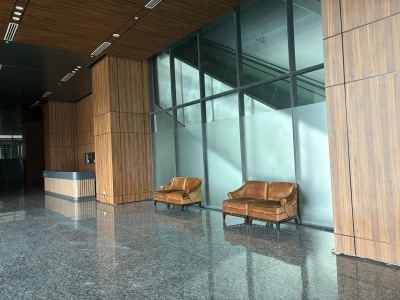 Be Seen Be Remembered Be Landmark 240000sf office building for sale