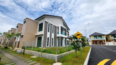 Freehold Landed Unit with Gated Guarded