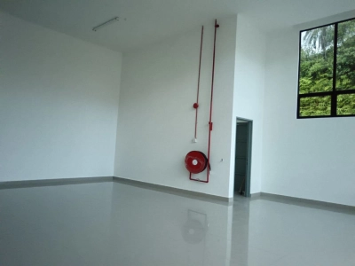 𝑫𝒆𝒕𝒂𝒄𝒉𝒆𝒅 𝑭𝒂𝒄𝒕𝒐𝒓𝒚 @ 𝑲𝒆𝒎𝒑𝒂𝒔 For Sale