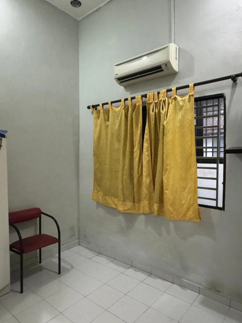 Kota Puteri Taman Cahaya 1Storey House 3Rooms 2Baths For Rent