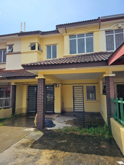 2 storey house-Bandar Puteri @ Klang-Sale below bank value Rm55k