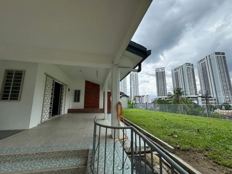 1 Storey BUNGALOW OLD KLANG ROAD, Actual, CORNER LOT, Extra BIG Land, Low Deposit
