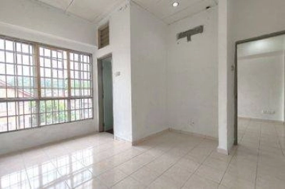 Well Kept Unit Red Ruby Apartment Seri Kembangan For Sale