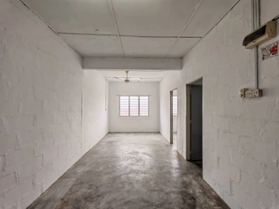 Rumah Pangsa Sri Indah @ Taman Indah Sungai Jelok , KAJANG -Tingkat 4 top floor - Ready 15/11 or 1/12