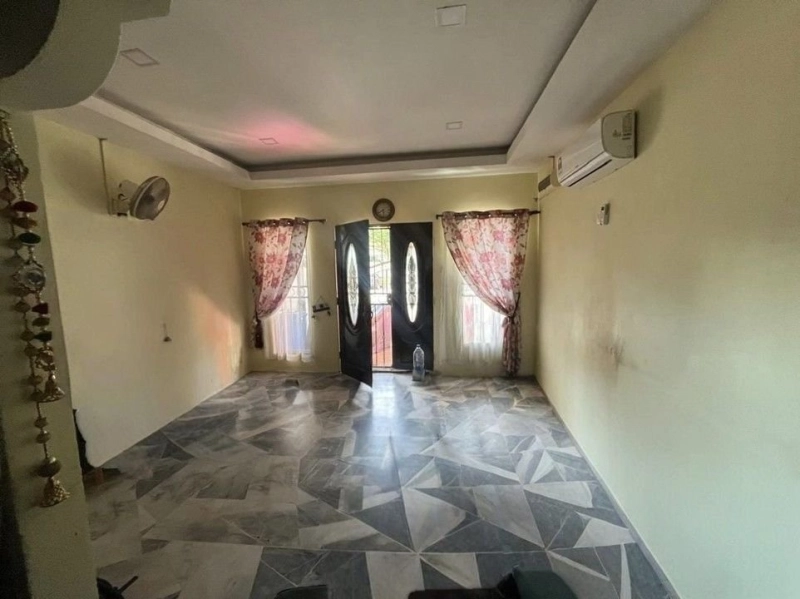 HOUSE, 2 Storeys, 3R2B,  Jln SG 9, Taman Sri Gombak, 68100 Batu Caves, Selangor