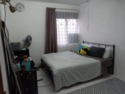 Saleng Double Storey Low Cost House 2Rooms 3Baths For Rent