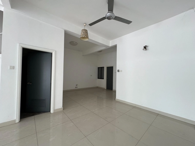 2.5 Storey DAMANSARA SUTERA SPRING Damansara Damai, Actual, Renovated, Low Deposit