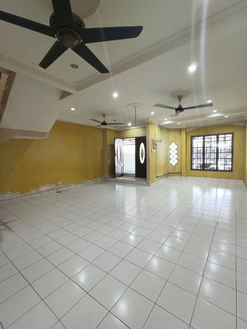 2 storey house-Bandar Puteri @ Klang-Sale below bank value Rm65k