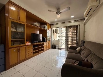 VISTA SAUJANA APARTMENT KEPONG, Actual, Freehold, Renovated, 2 CARPARK, Low Deposit