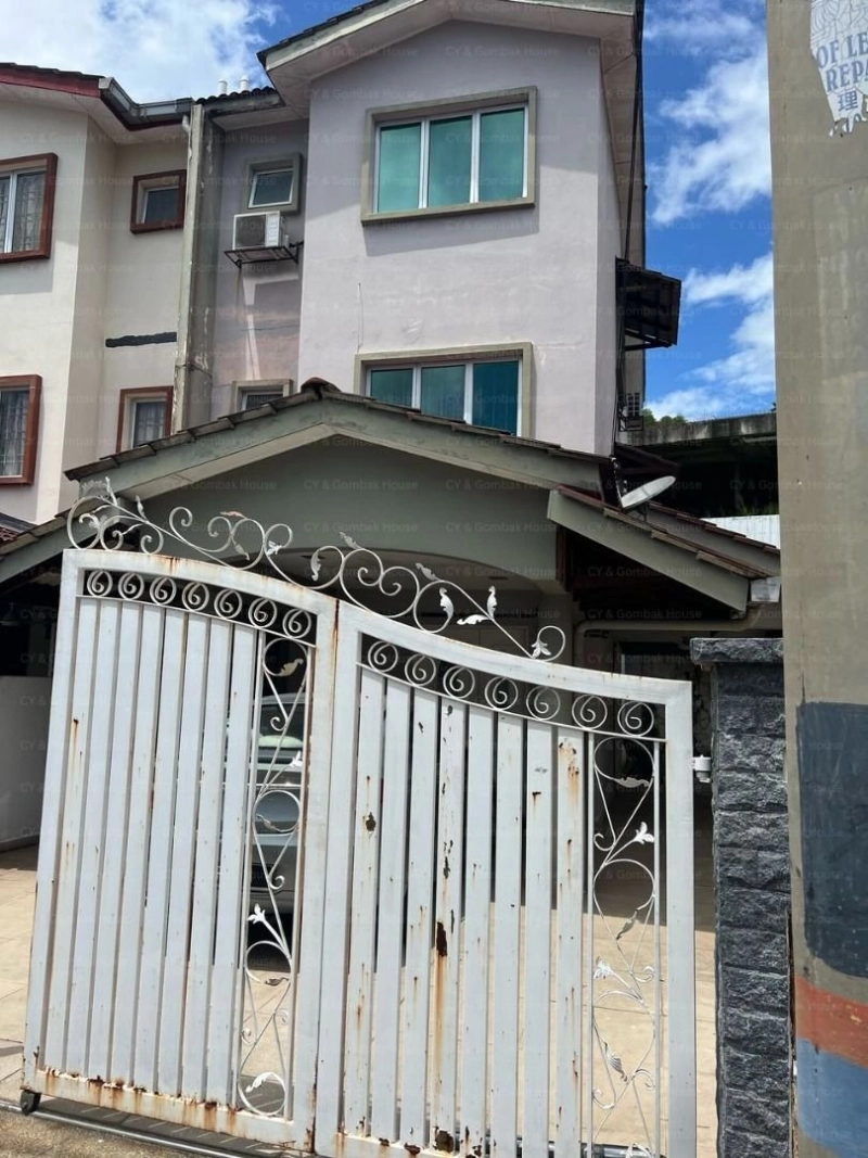 Renovated 3 storey house - Taman Bukit Permata @ Batu Caves