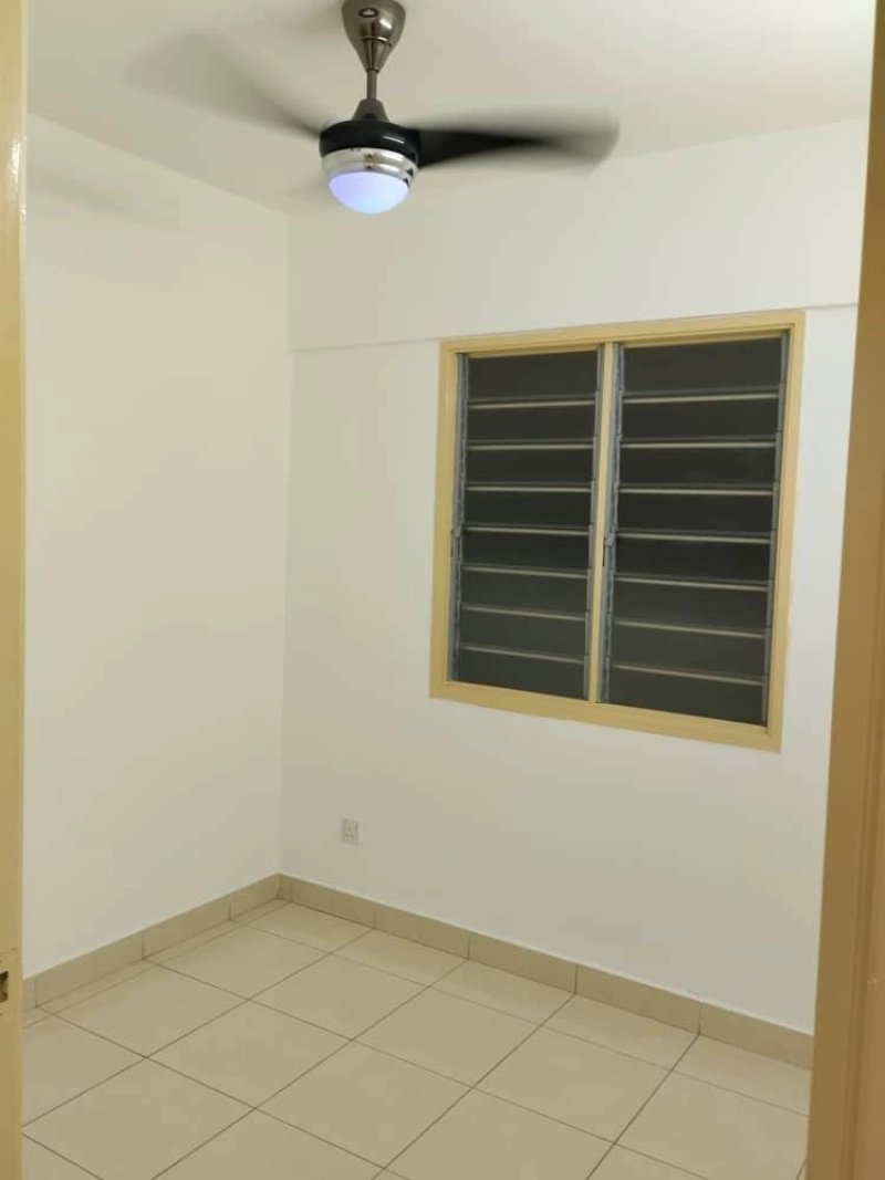 Centrio Avenue Gelugor Middle Floor Renovated & Furnished