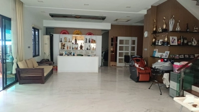 3 Storey SEMI-D ARECA RESIDENCE Kepong, Actual, Amazing Renovated, Low Deposit